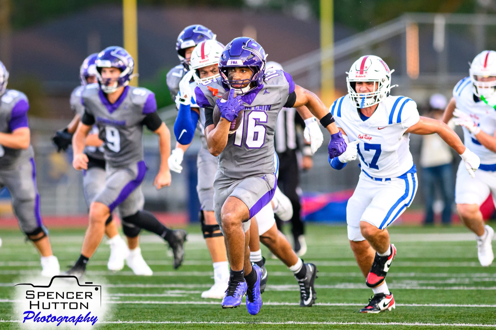 Senior running back Eyan Johnson accelerates into open space through the Oak Ridge secondary